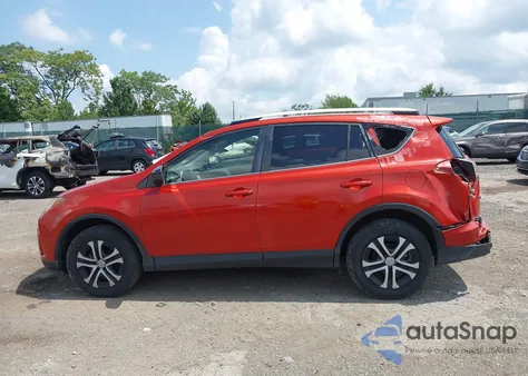2016 Toyota Rav4 Le z USA, uszkodzony, nr VIN JTMBFREV1GJ081966